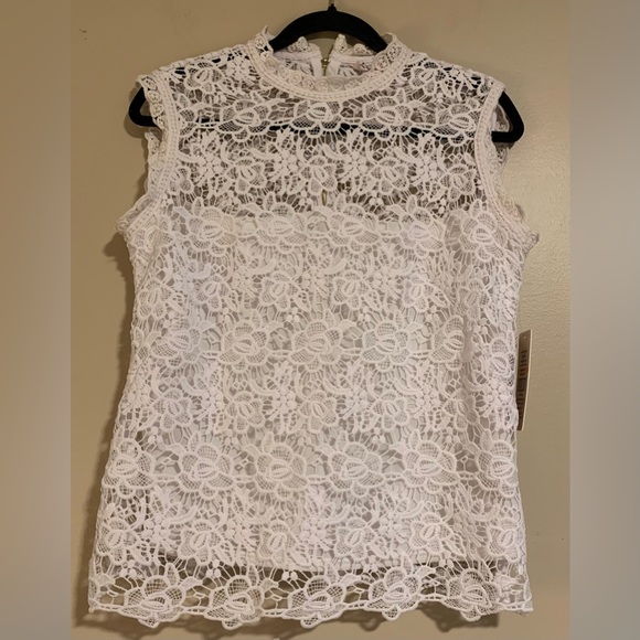 Nanette Lepore Tops - Nanette Lepore Spring Bloom White Lace Top with lining size Small new nwt